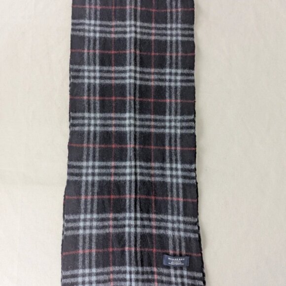 Burberry Scarf Navy – Unisex 100% Lambswool – Pre-Loved – Elegant & Cozy Wrap - Picture 4 of 7